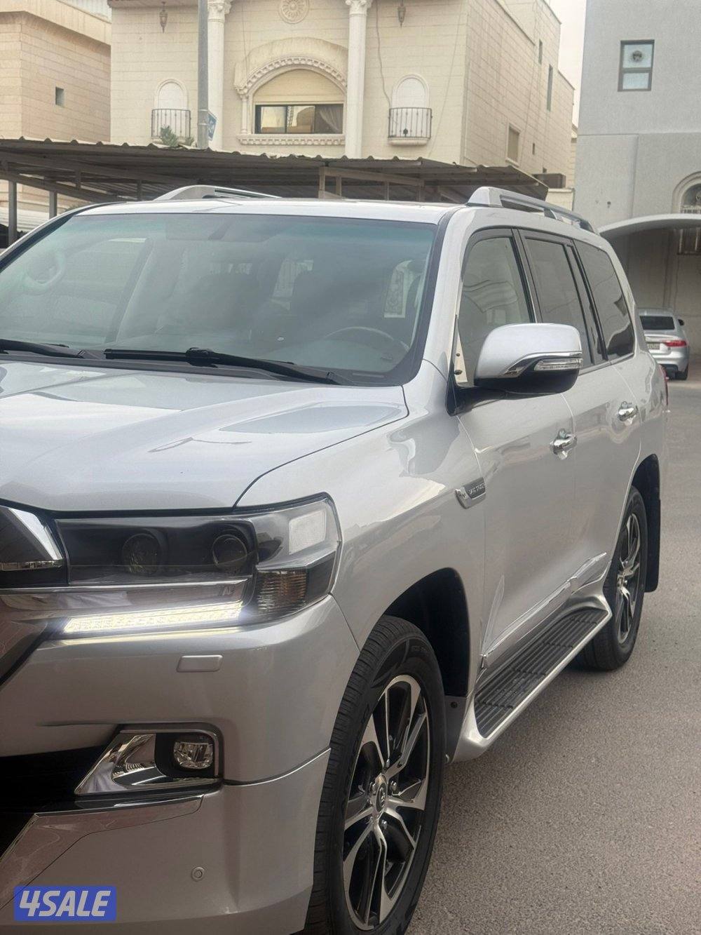 للبيع تونيق لاند2021 الساير 6 سلندر3