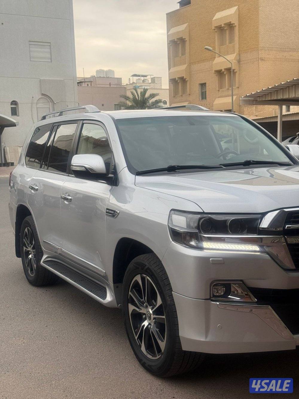 للبيع تونيق لاند2021 الساير 6 سلندر5