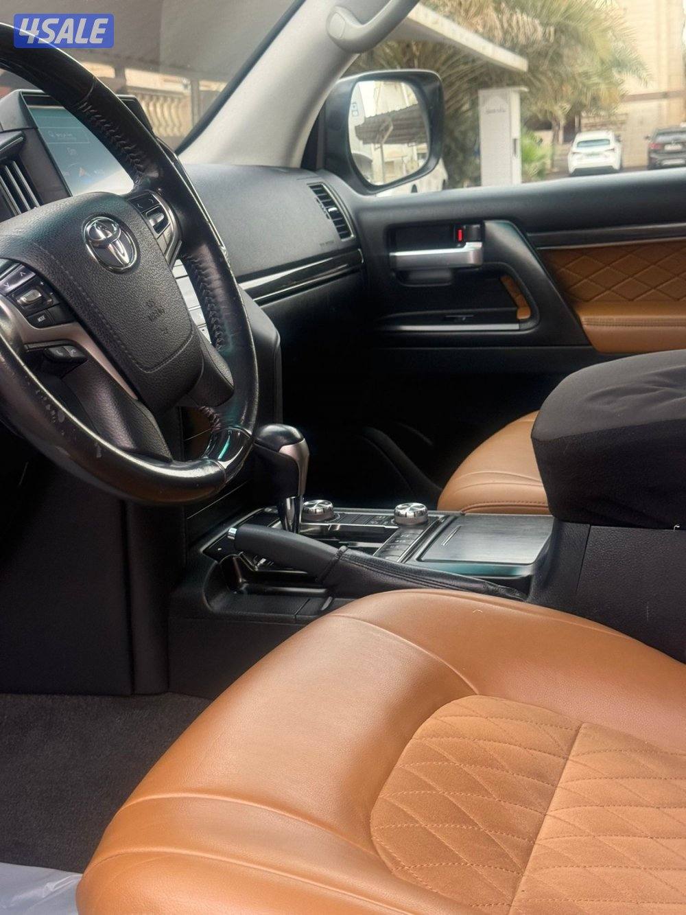 للبيع تونيق لاند2021 الساير 6 سلندر8