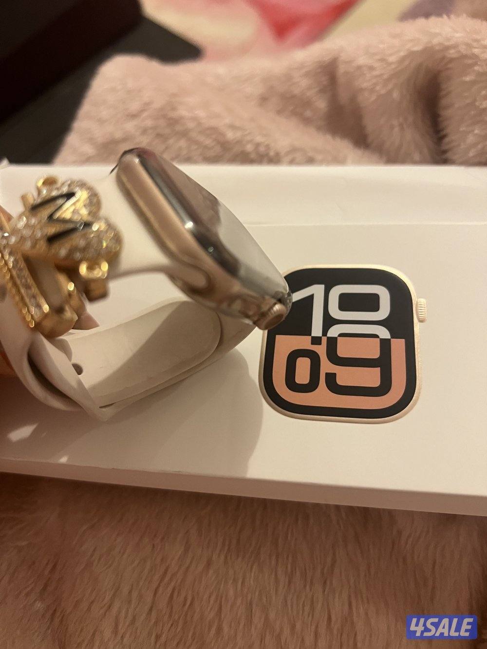 للبيع ساعه ابل شبه جديده استعمال شهر3