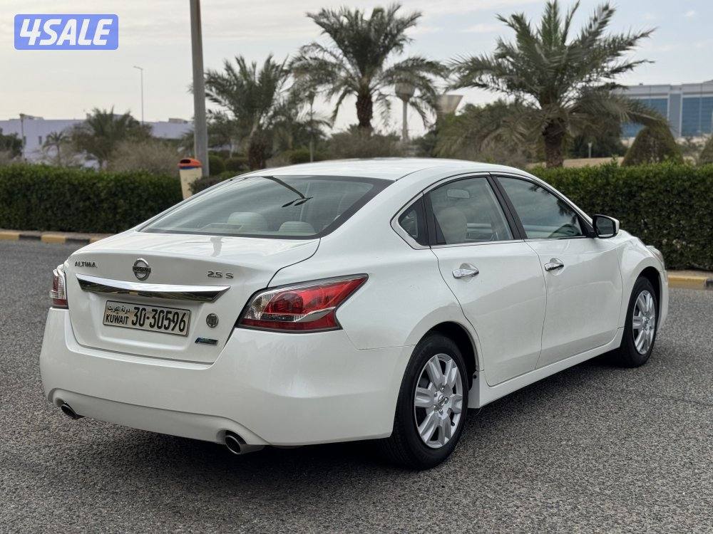 نيسان التيما موديل 2014 بحاله ممتازه شرط الفحص3