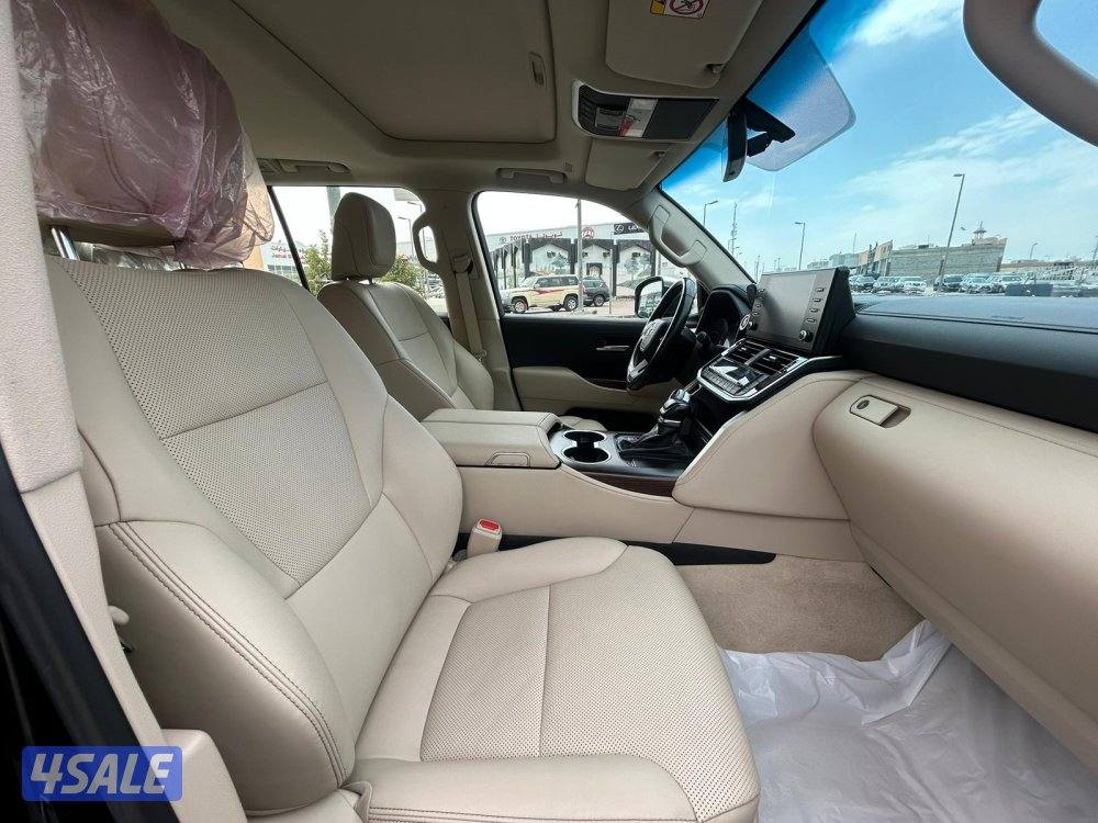 لاند كروزر GX.R twinturbo .V6 موديل 2023 ماشى 128.000 k.m وارد الساير4