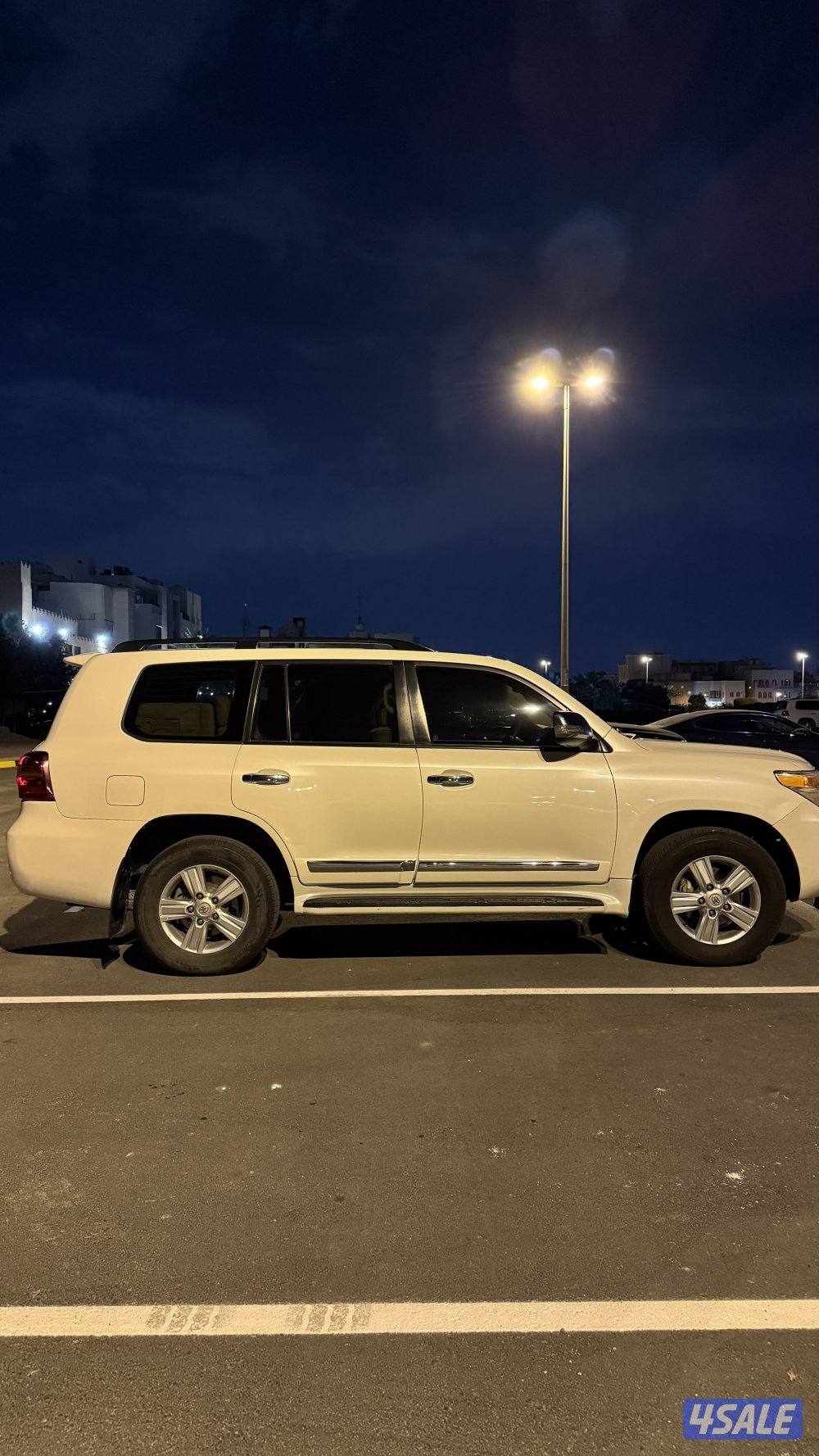 جيب لاند كروزر Gxr 2014 وارد الساير3