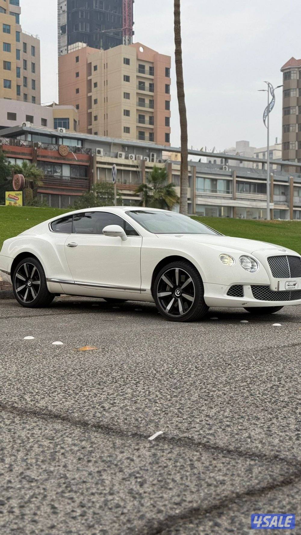 بنتلي كونتننتال GT / موديل 2012 / بحاله ممتازه1