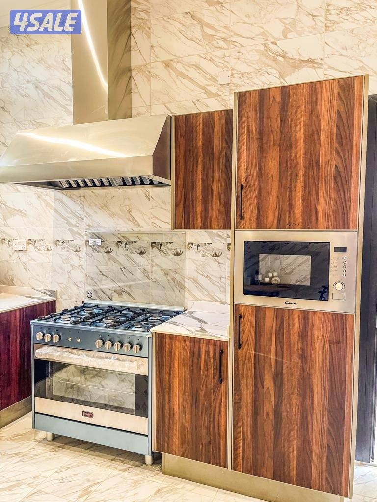 للبيع شاليه دورين المرحله الثالثه يطل على الخور صف اول2