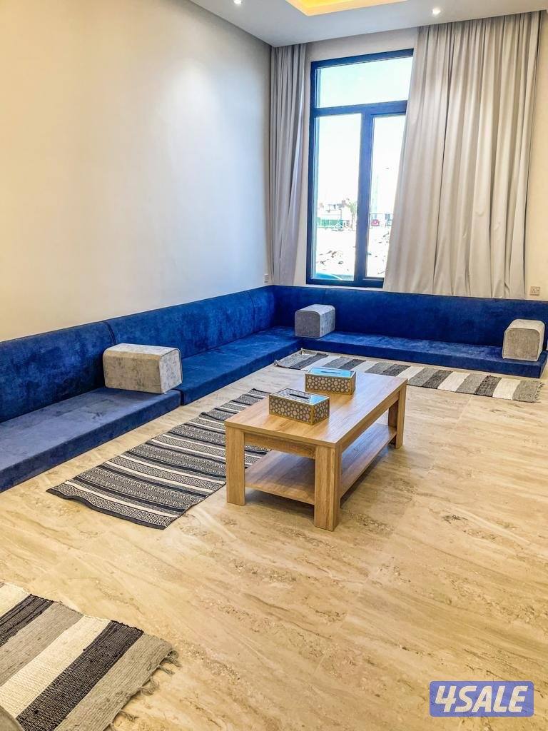 للبيع شاليه دورين المرحله الثالثه يطل على الخور صف اول3