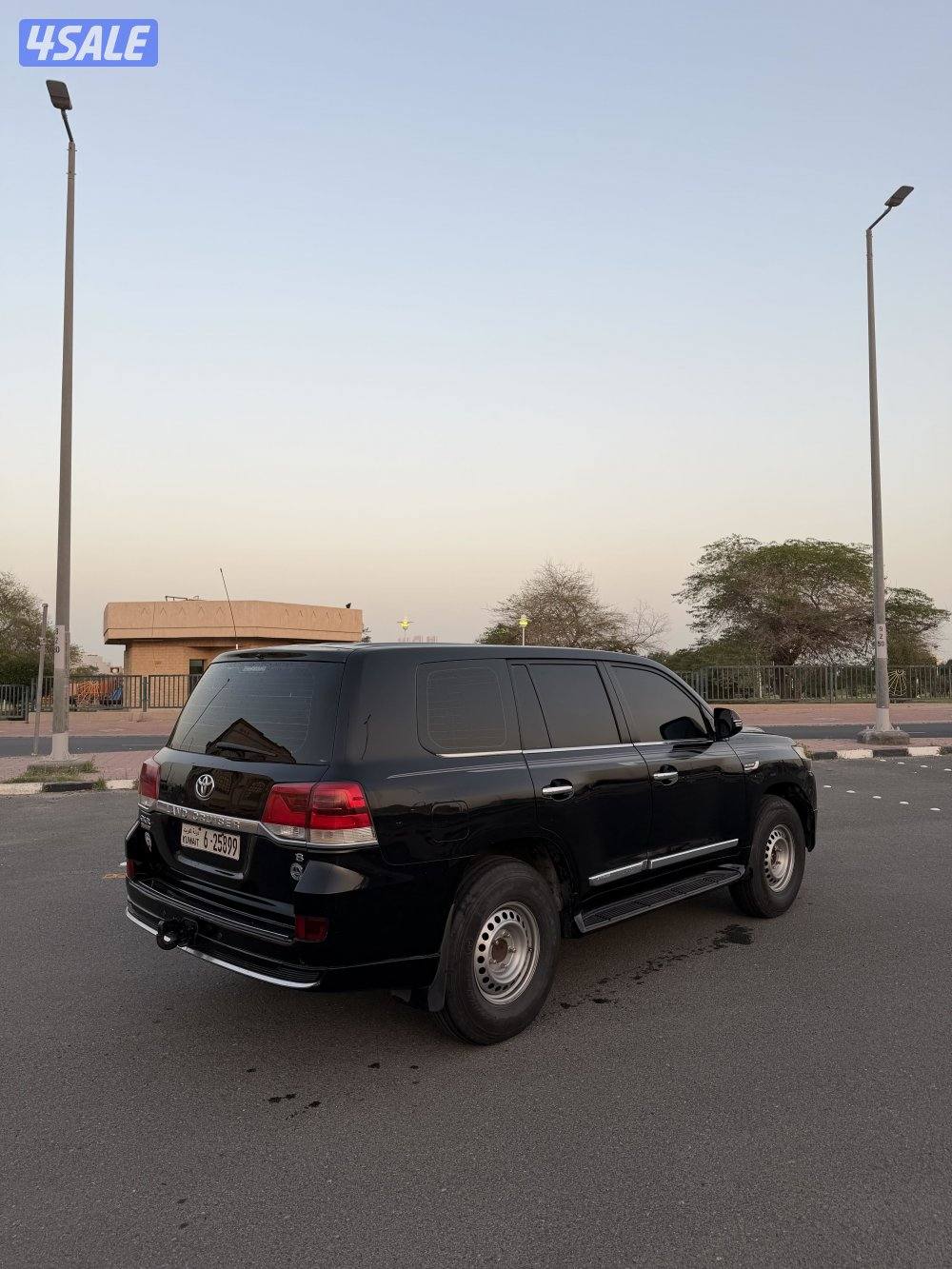 للبيع لاندكروزر 2014 مجدد 20211