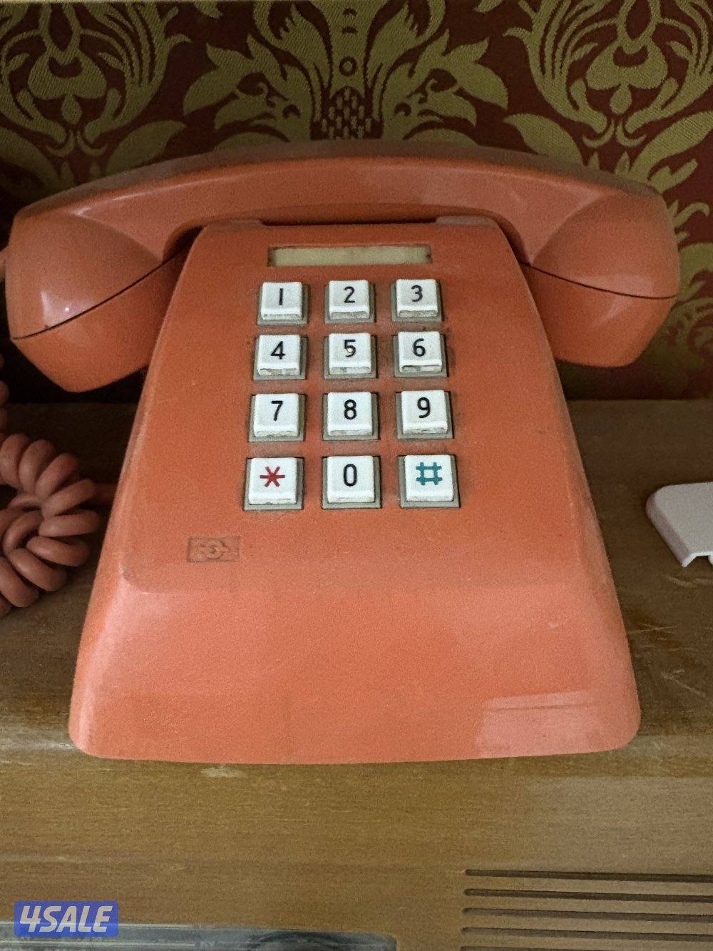 راديوهات انتيك وتلفونات وساعات1