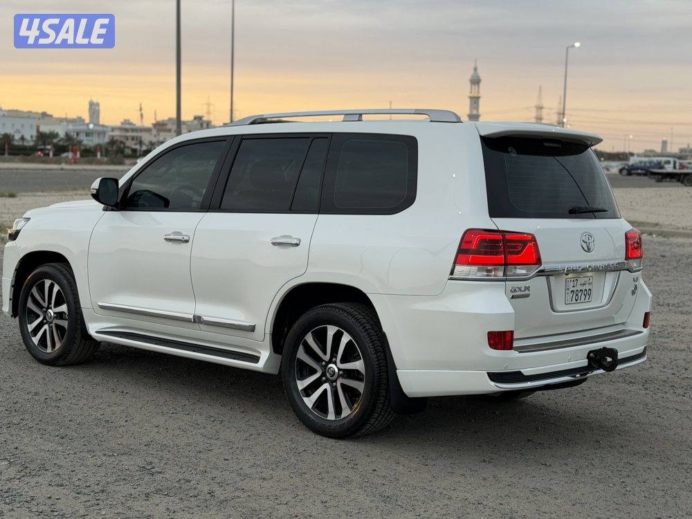 لاندكروز 2019 عداد 88 الف صبغ وكاله5