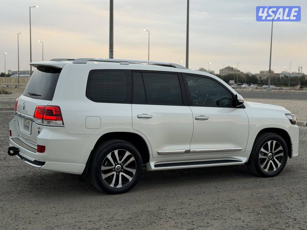 لاندكروز 2019 عداد 88 الف صبغ وكاله6