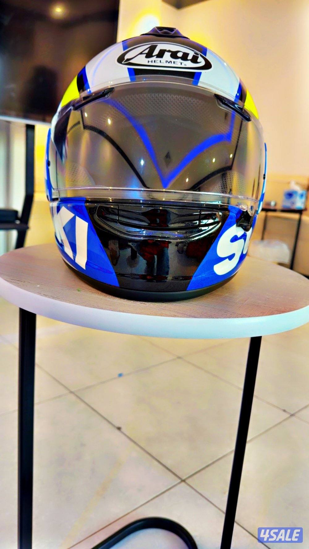 خوذه جديده بالكرتون من وكالة سوزوكي  اصليه2