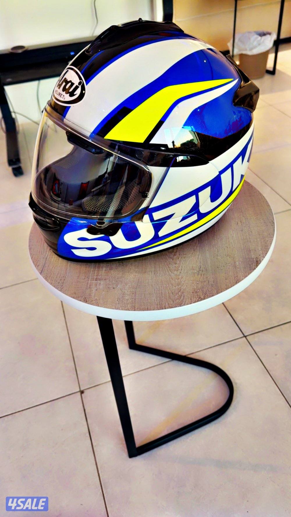 خوذه جديده بالكرتون من وكالة سوزوكي  اصليه4