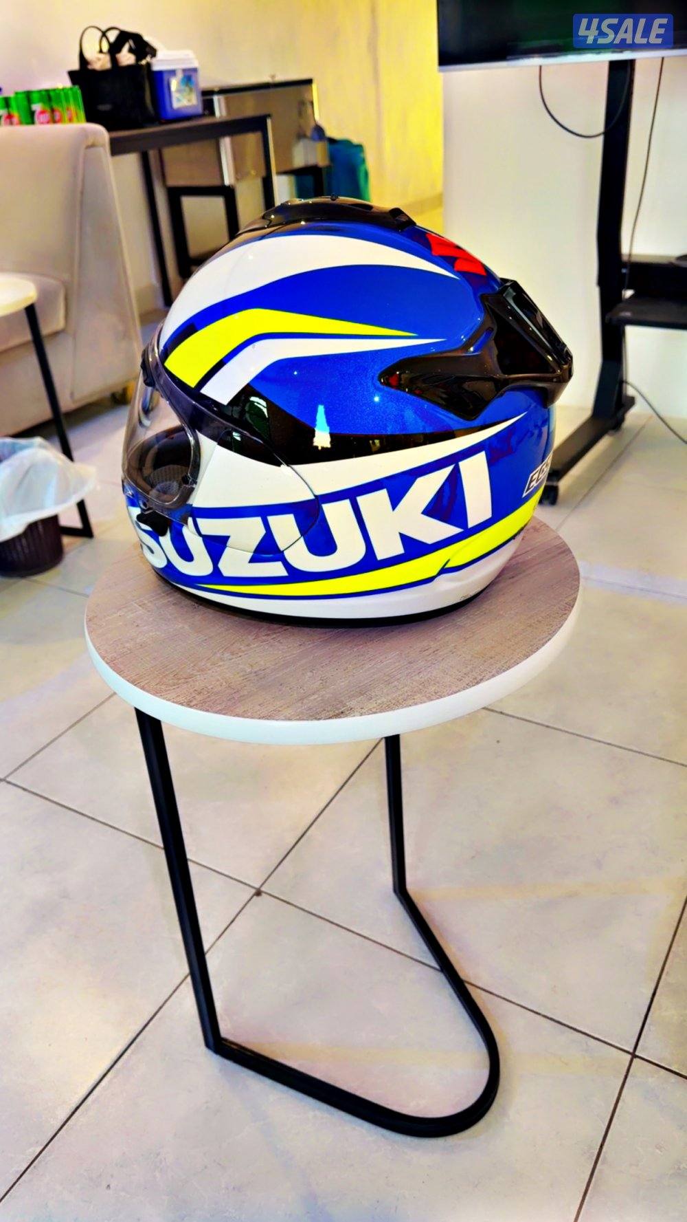 خوذه جديده بالكرتون من وكالة سوزوكي  اصليه7