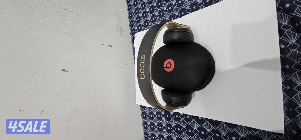 original Beats studio 3 noise cancellation..2