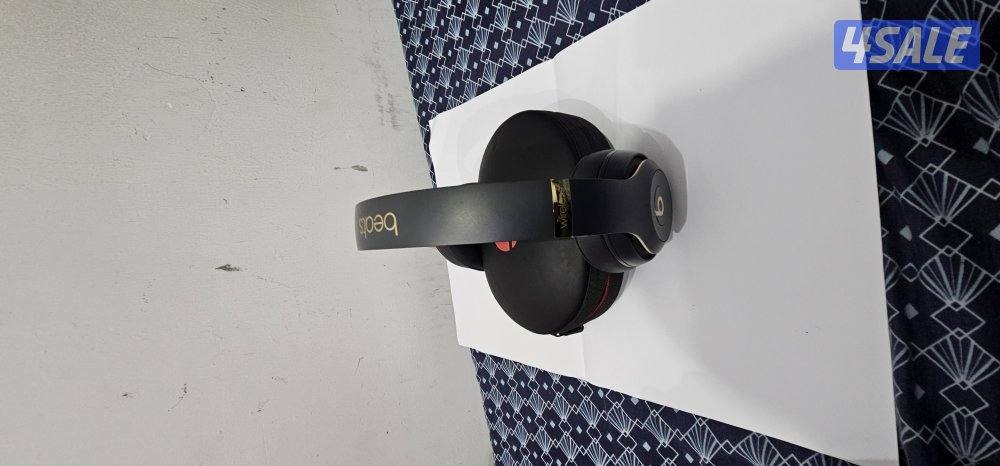 original Beats studio 3 noise cancellation..3