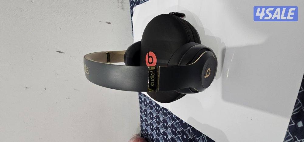 original Beats studio 3 noise cancellation..5