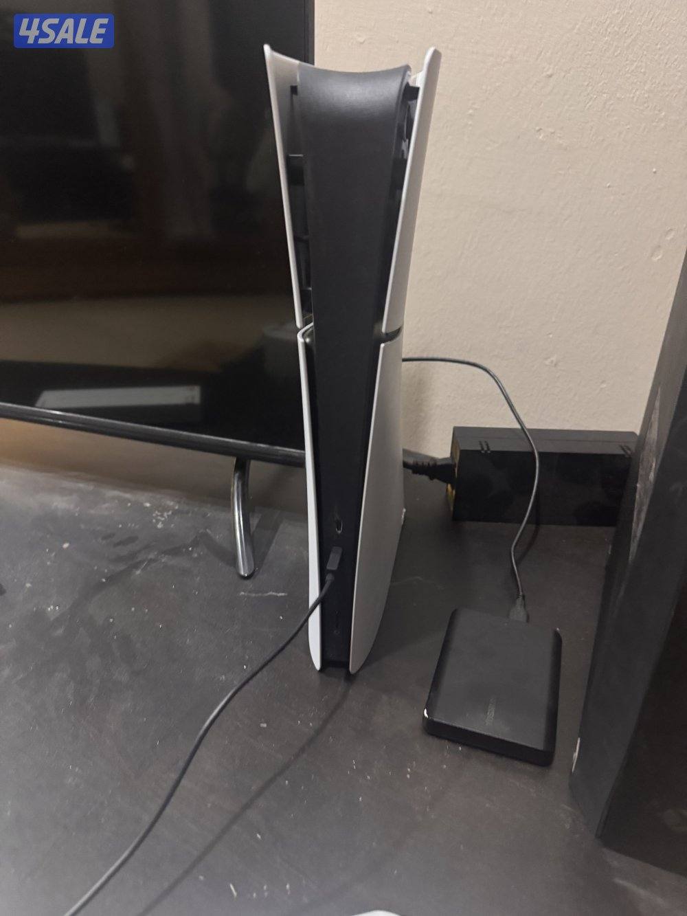 للبيع - بلاي ستيشن : 5 سليم 825 قيقا3