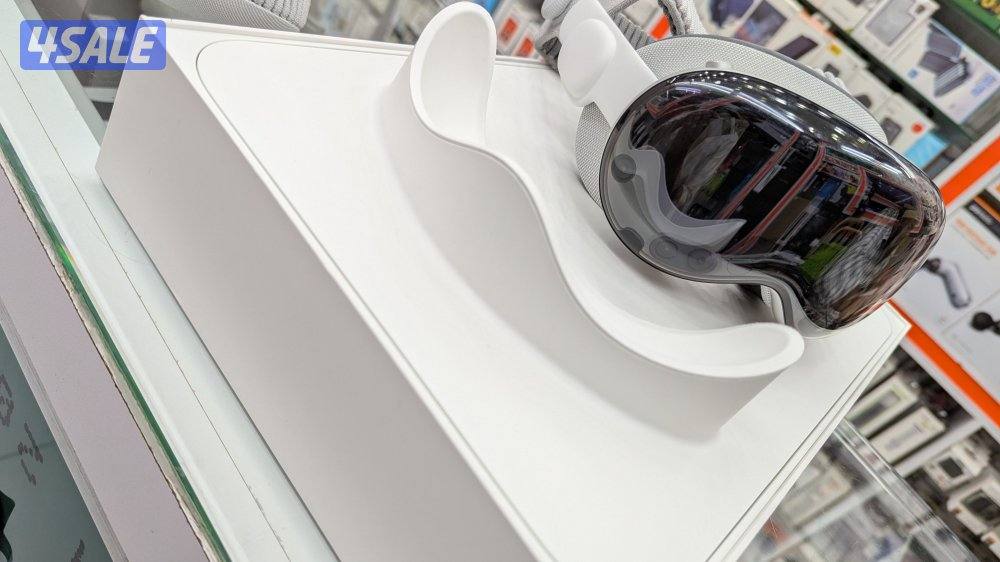 Apple Vision pro  M5 Chip Latest  version  / 256GB  storage0