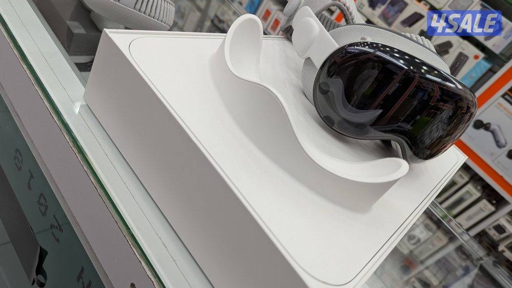 Apple Vision pro  M5 Chip Latest  version  / 256GB  storage9