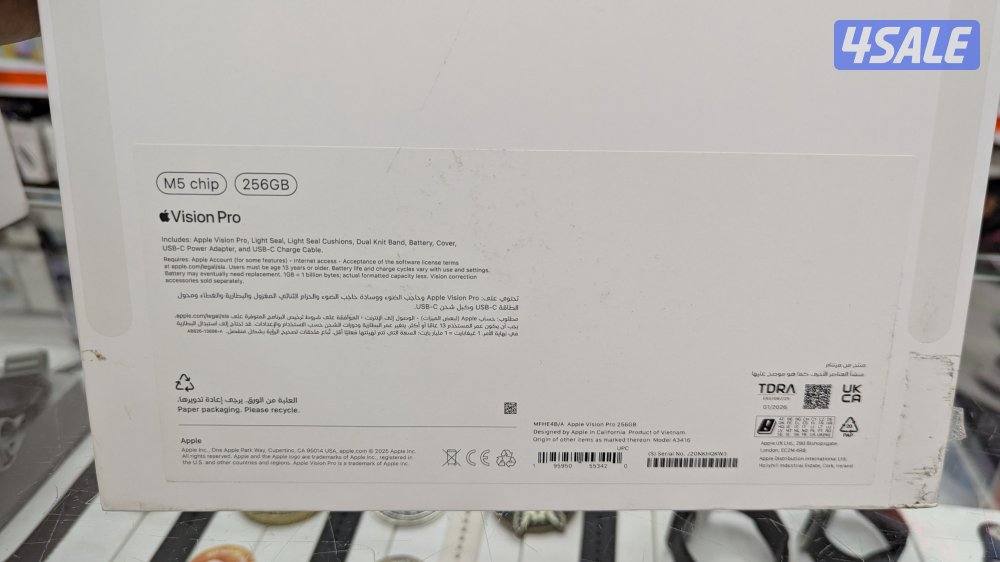 Apple Vision pro  M5 Chip Latest  version  / 256GB  storage11