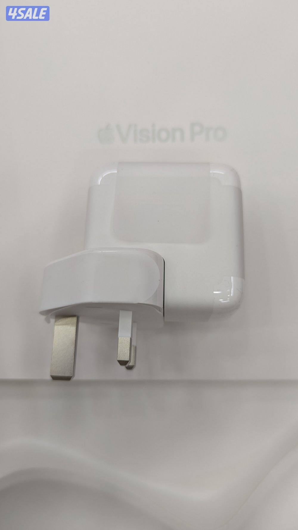 Apple Vision pro  M5 Chip Latest  version  / 256GB  storage12