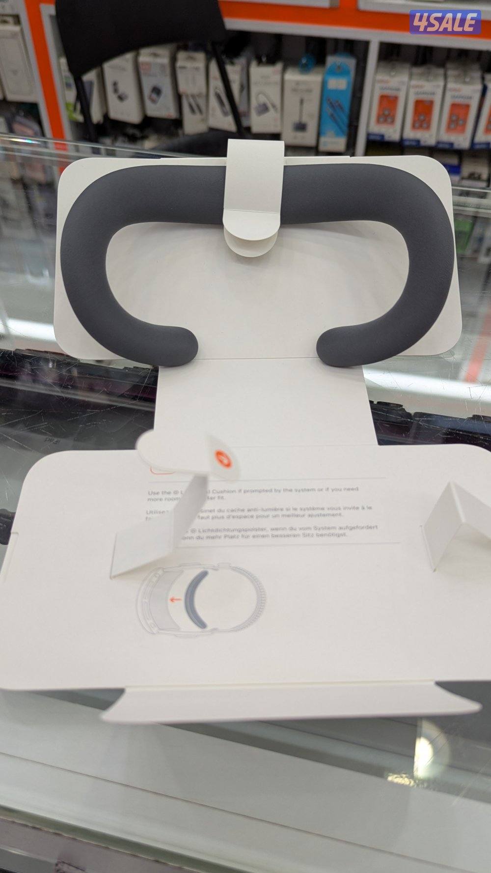 Apple Vision pro  M5 Chip Latest  version  / 256GB  storage13