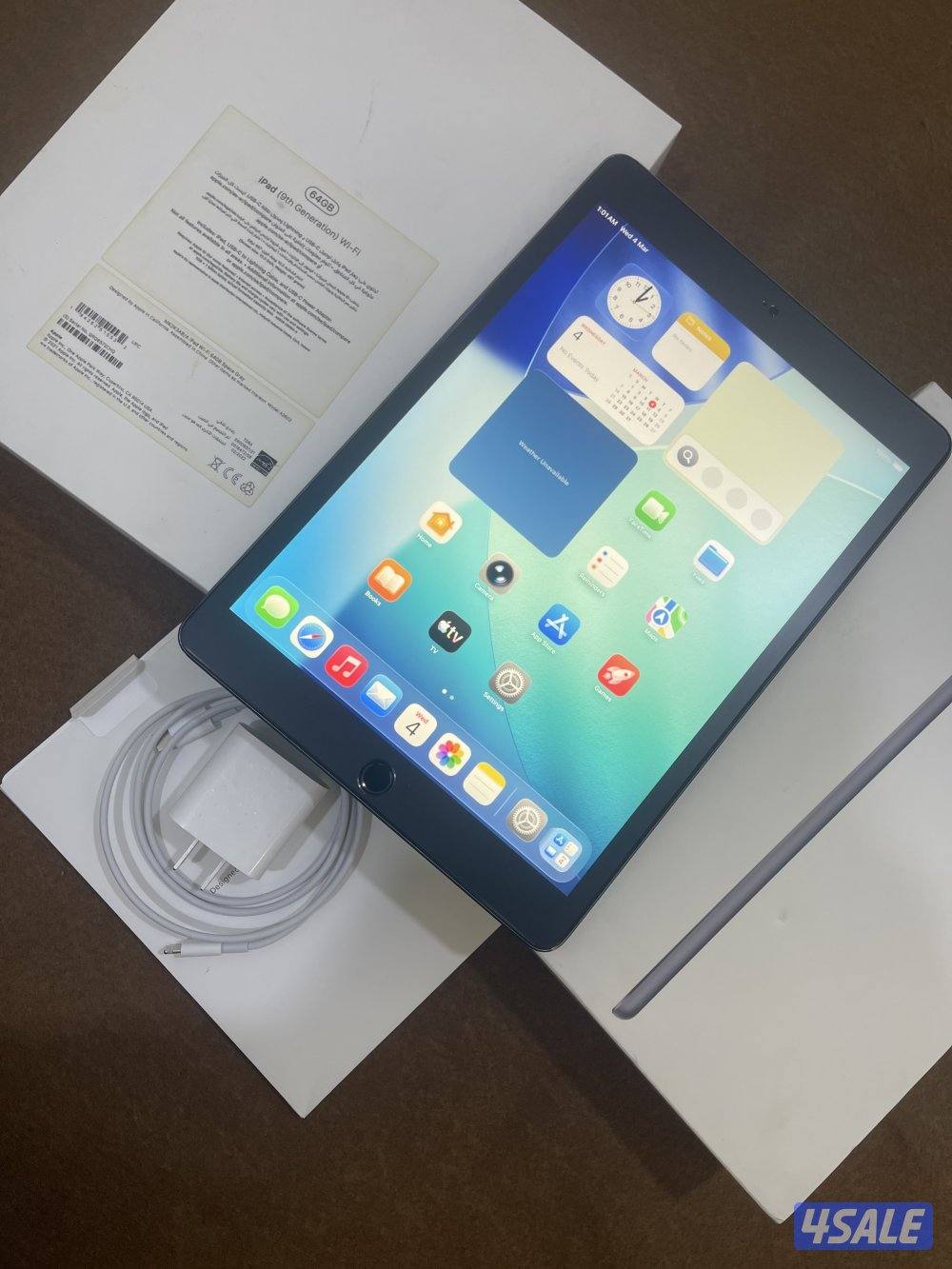 ايباد 9 التاسع 64 قيقا نظيف مو مصلح والحالة ممتازة مع الاغراض2