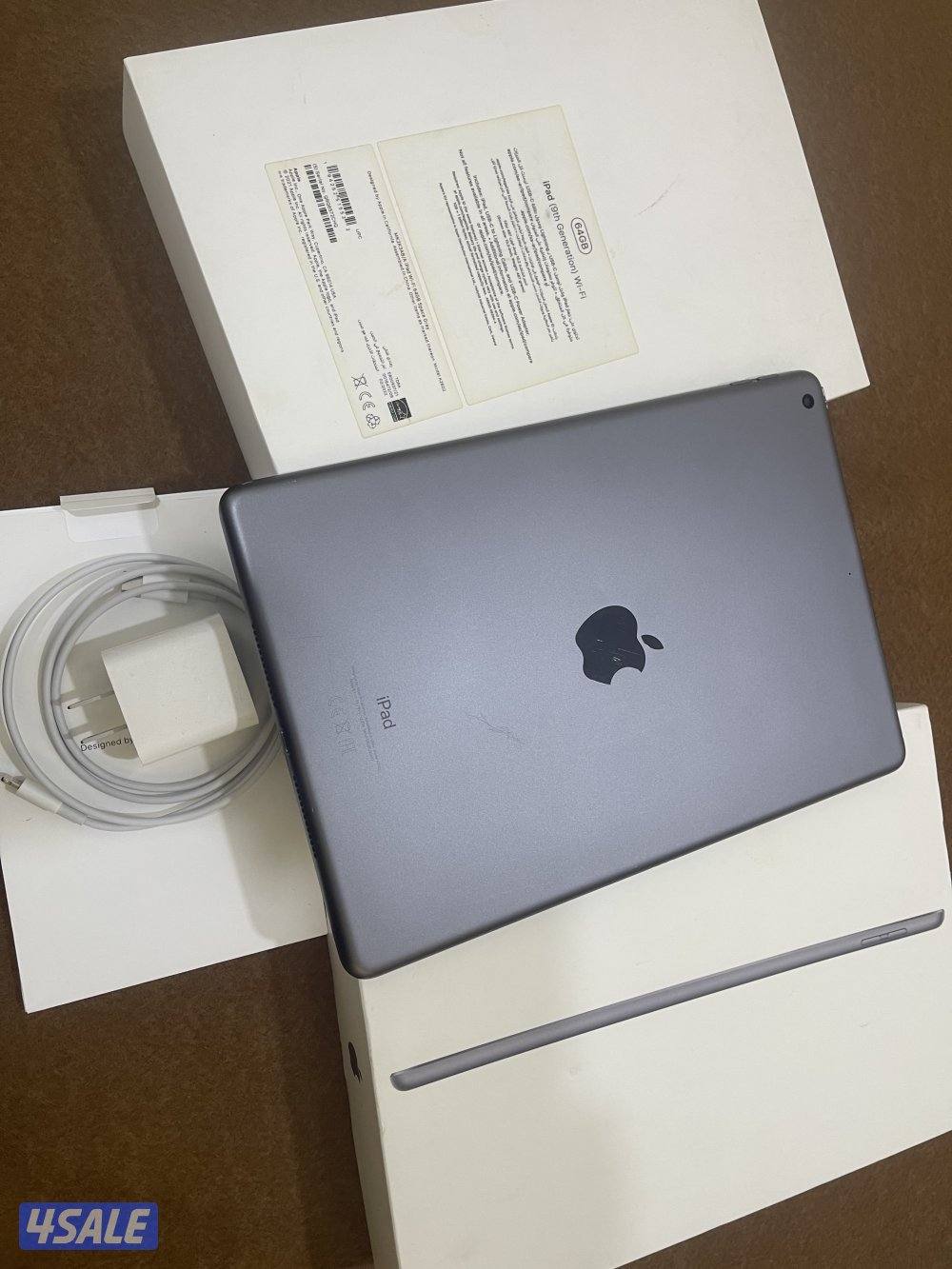 ايباد 9 التاسع 64 قيقا نظيف مو مصلح والحالة ممتازة مع الاغراض6