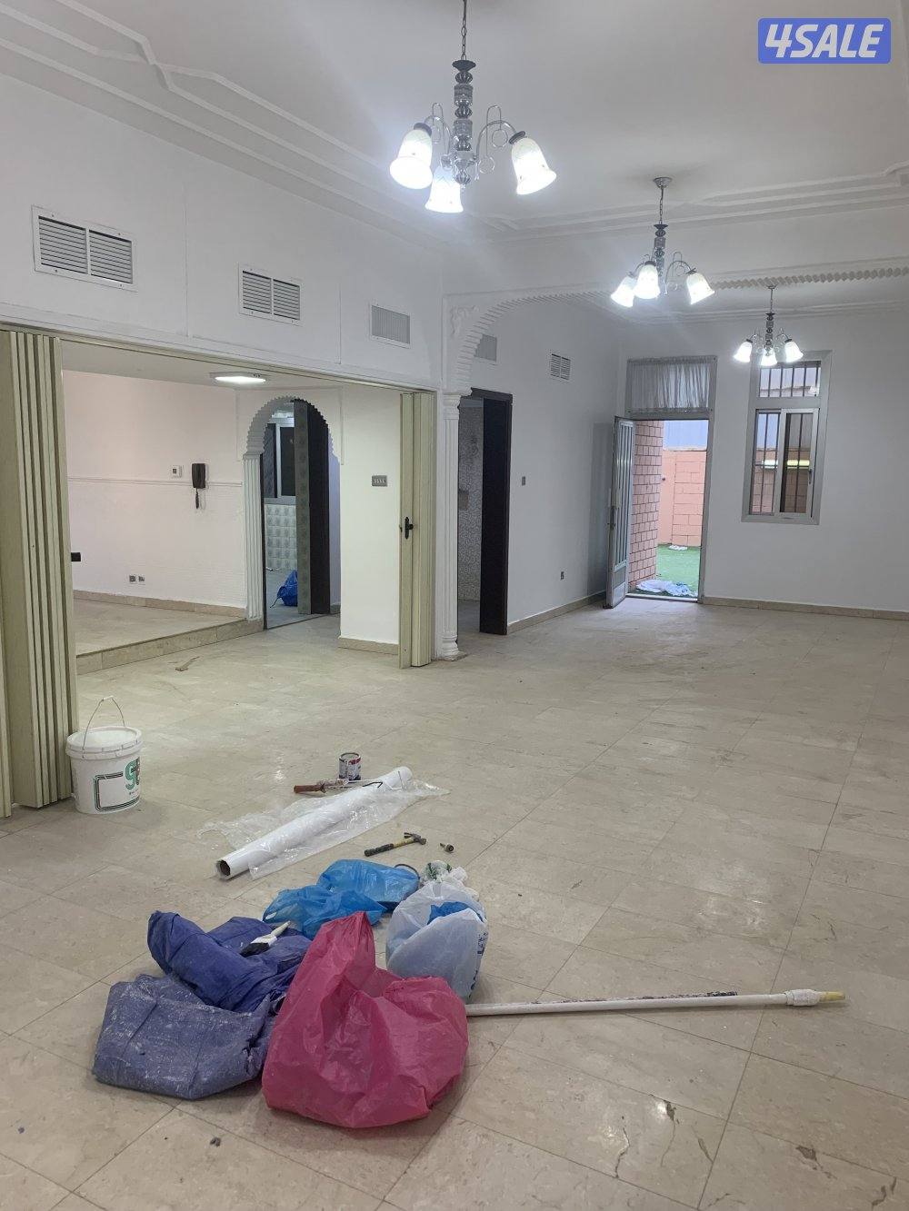 للايجار بيت بصباح السالم ٤ غرف وديوانيه حوش ماكينات تكييف مركزى جدد1