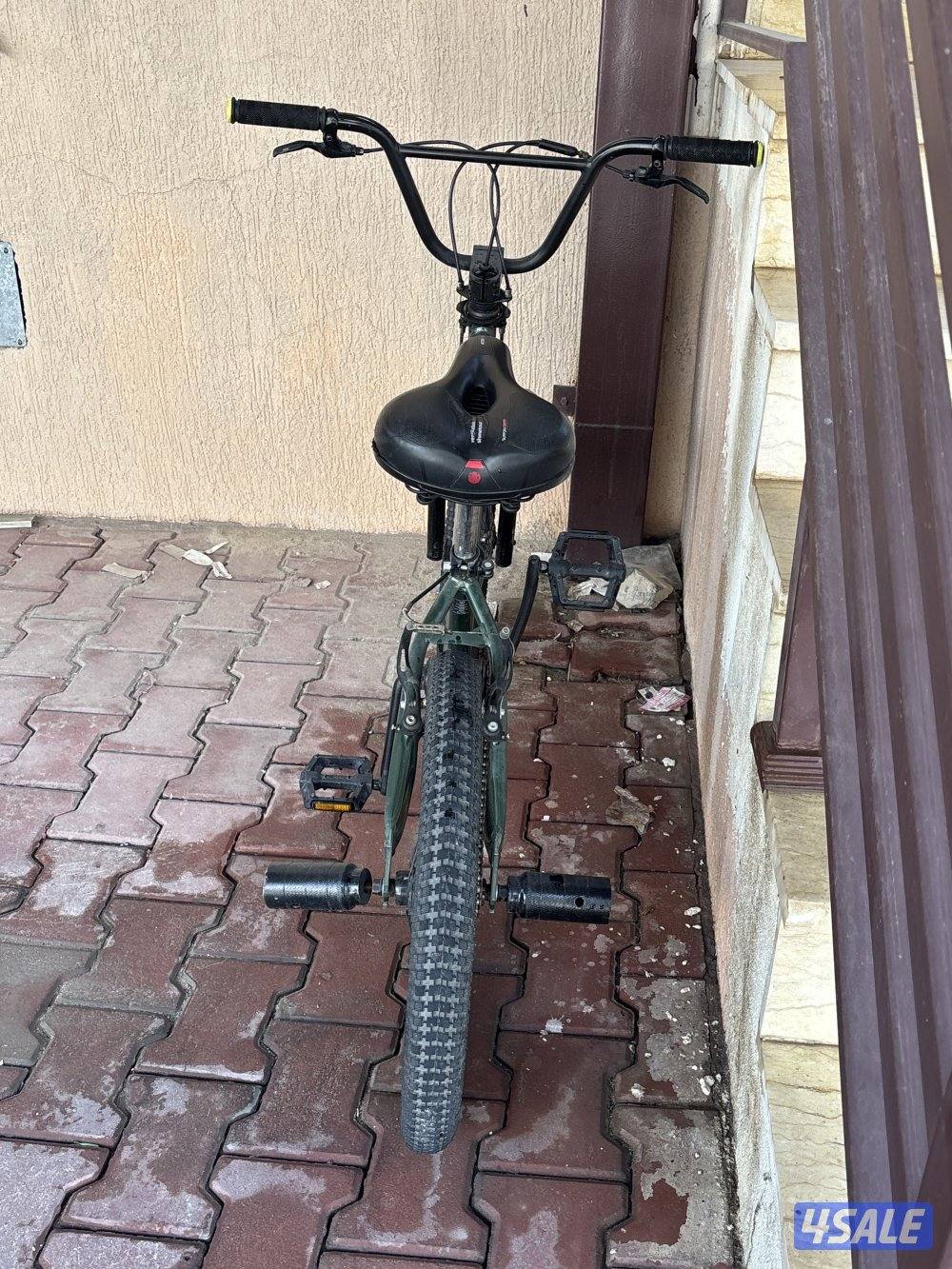 قاري bmx مغير كشنه وحاطله بريكات قابل للتفاوض🛑🛑2