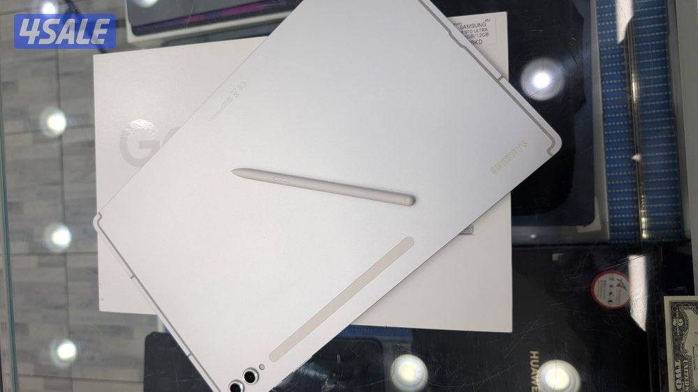 Samsung Galaxy tab S10 Ultra with keyboard3