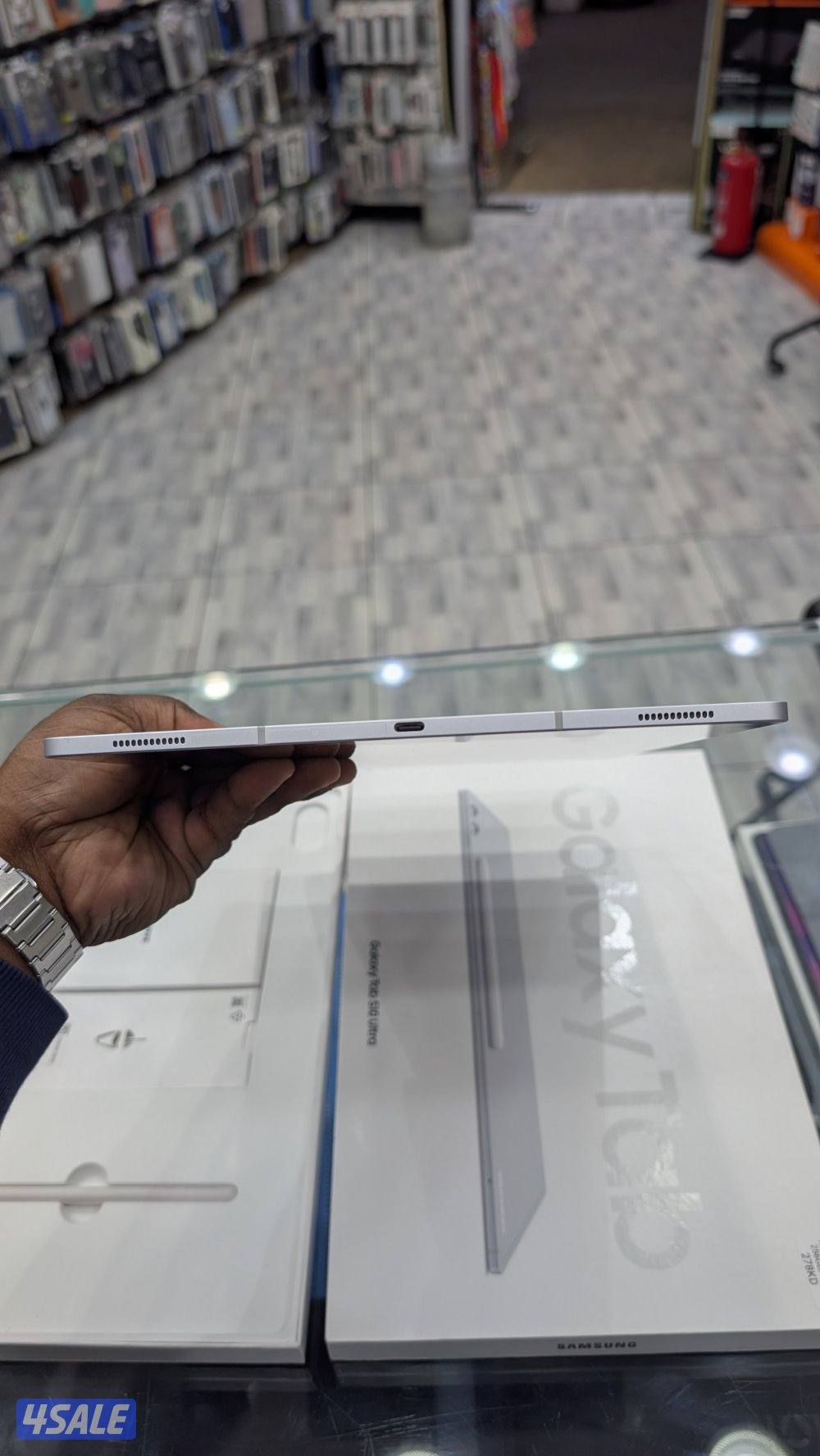 Samsung Galaxy tab S10 Ultra with keyboard6