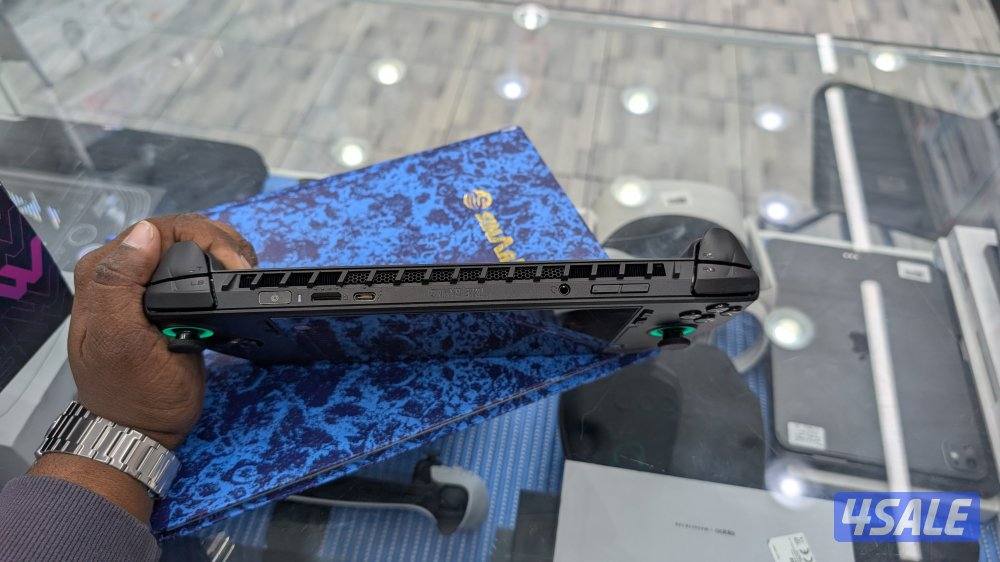 msi CLAW A1M ultra 52