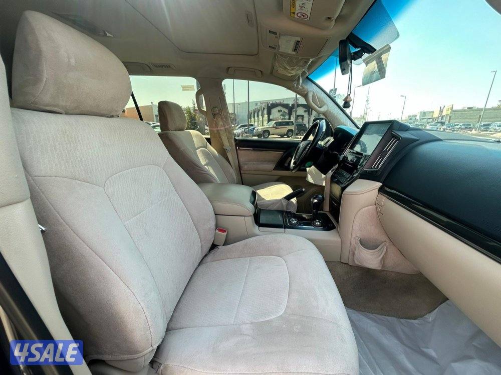 لاند كروزر GX.R-قراند تورينق .V8 موديل 2021 ماشى 180.000 k.m5