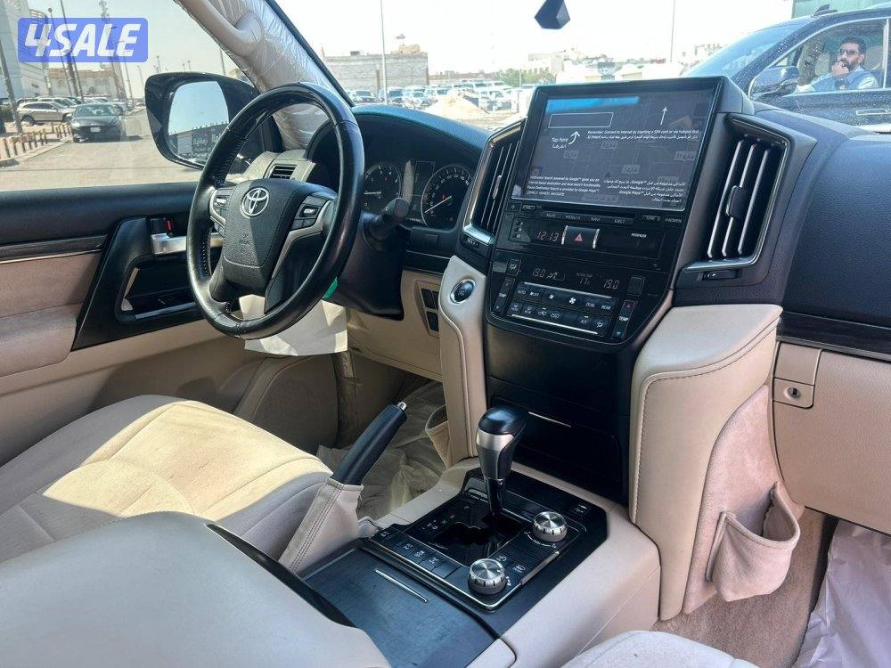 لاند كروزر GX.R-قراند تورينق .V8 موديل 2021 ماشى 180.000 k.m6