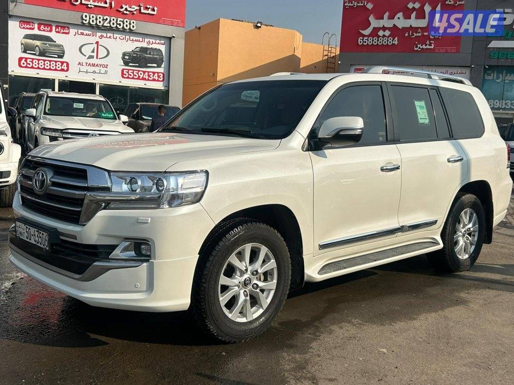 لاند كروزر GX.R -V8 موديل 2019 ماشى 163.000 k.m وارد الساير .0