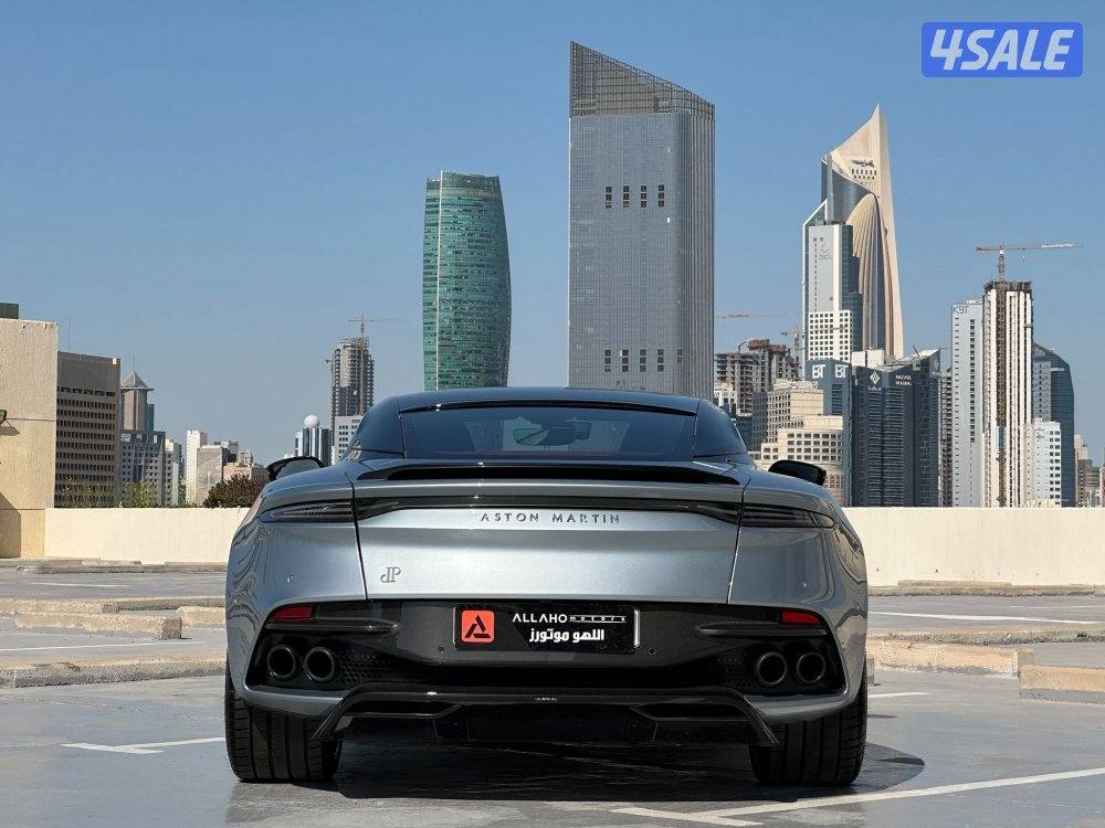 استون مارتن DBS SUPERLEGGERA موديل2019 عداد19الف تحت الكفاله وارد q82