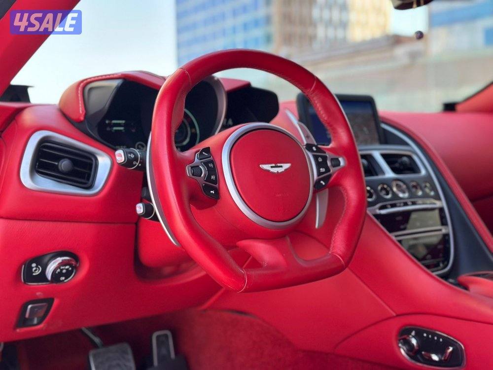استون مارتن DBS SUPERLEGGERA موديل2019 عداد19الف تحت الكفاله وارد q811