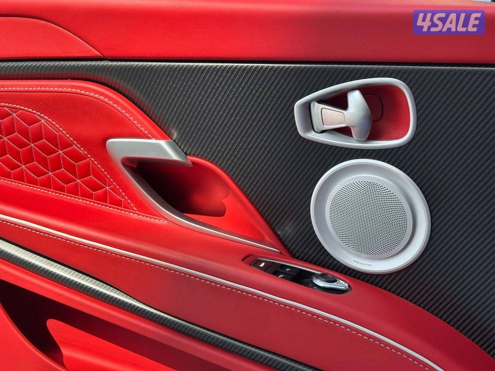 استون مارتن DBS SUPERLEGGERA موديل2019 عداد19الف تحت الكفاله وارد q812