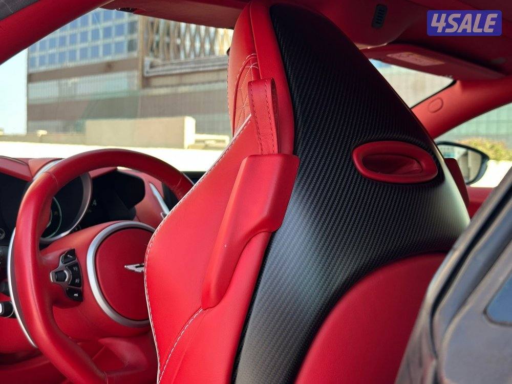 استون مارتن DBS SUPERLEGGERA موديل2019 عداد19الف تحت الكفاله وارد q815