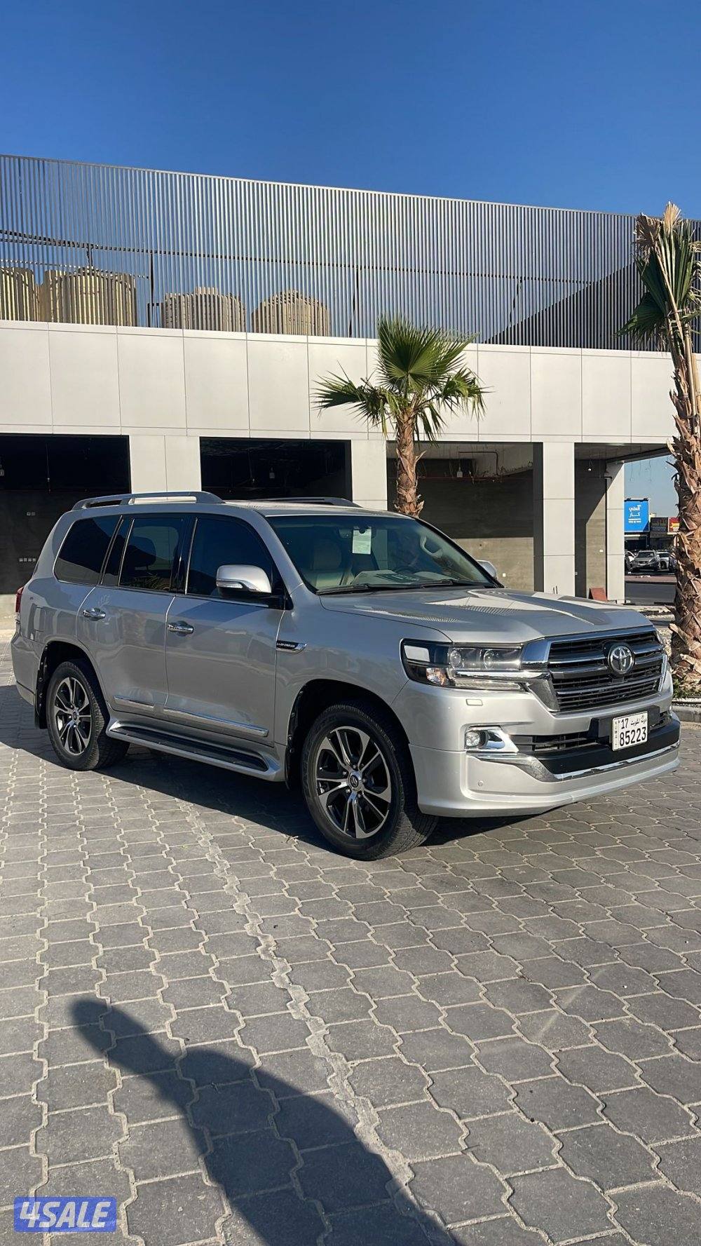 لاندكروز موديل ٢٠٢٠ ماشي ٩٣ شرط الفحص بالكامل حمايه فل بدي0