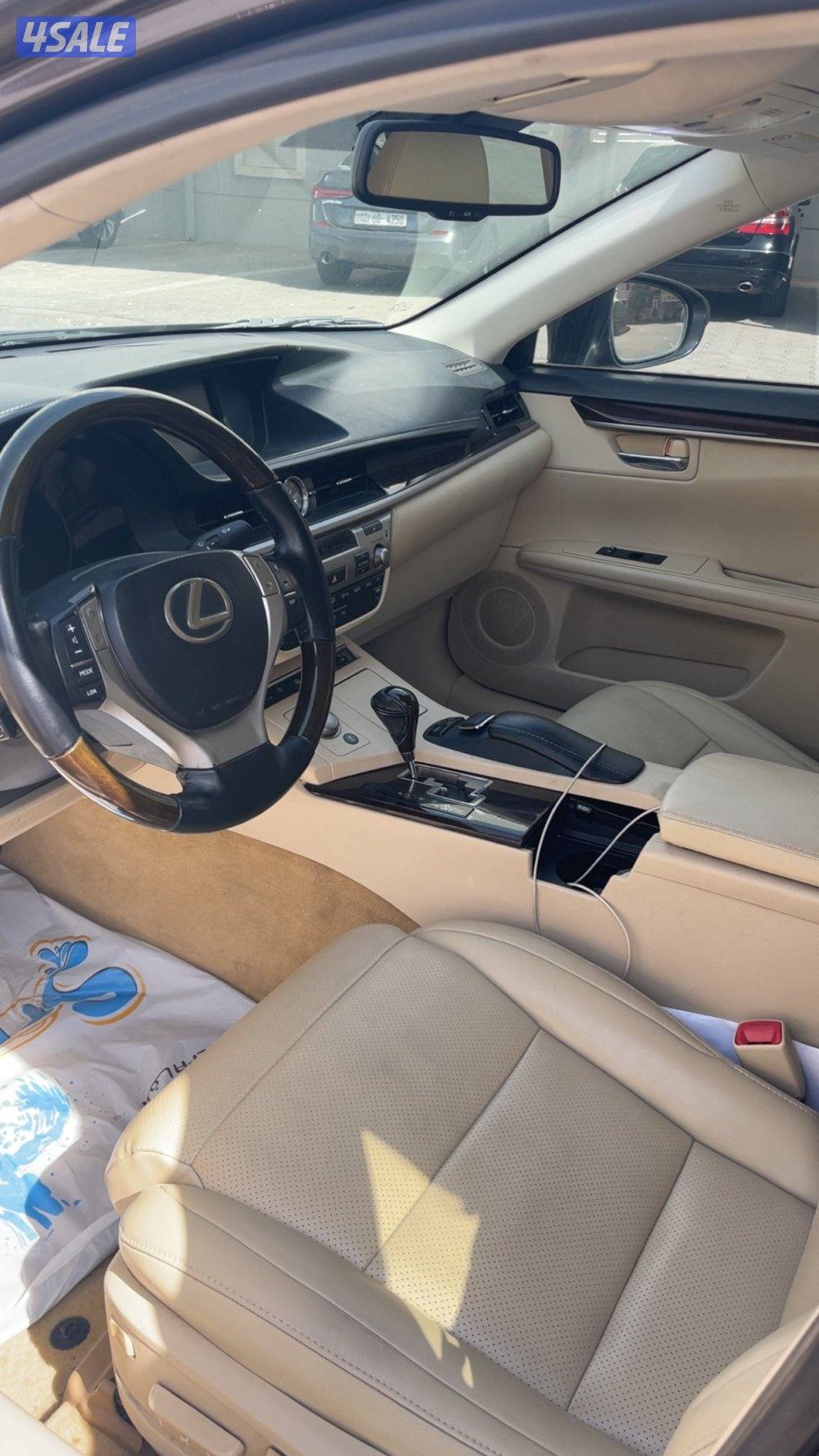 للبيع لكزس es350 موديل 2013 سته سلندر0