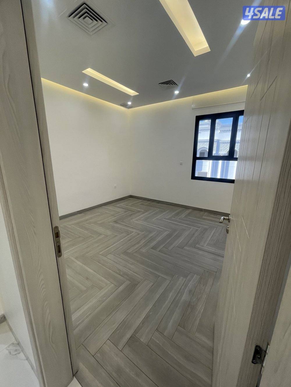 جنوب عبدالله مبارك قطعة ١ شارع ١٠٣ منزل ٢٣6