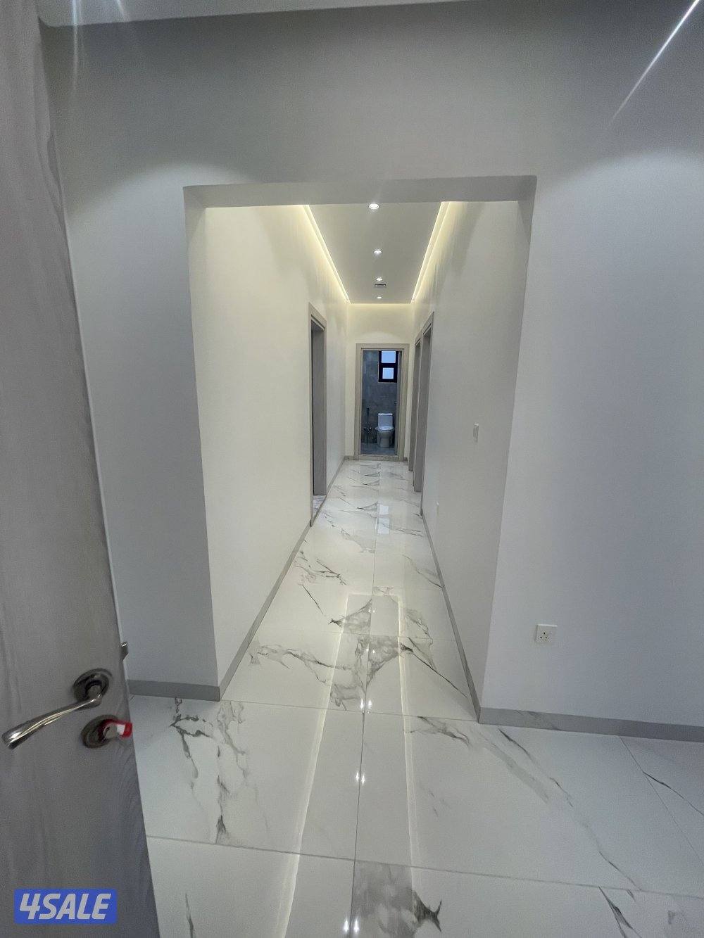 جنوب عبدالله مبارك قطعة ١ شارع ١٠٣ منزل ٢٣8