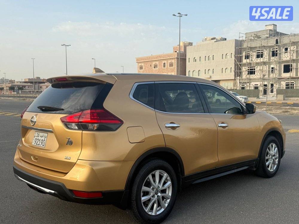 للبيع جيب نيسان اكس تريل 20180