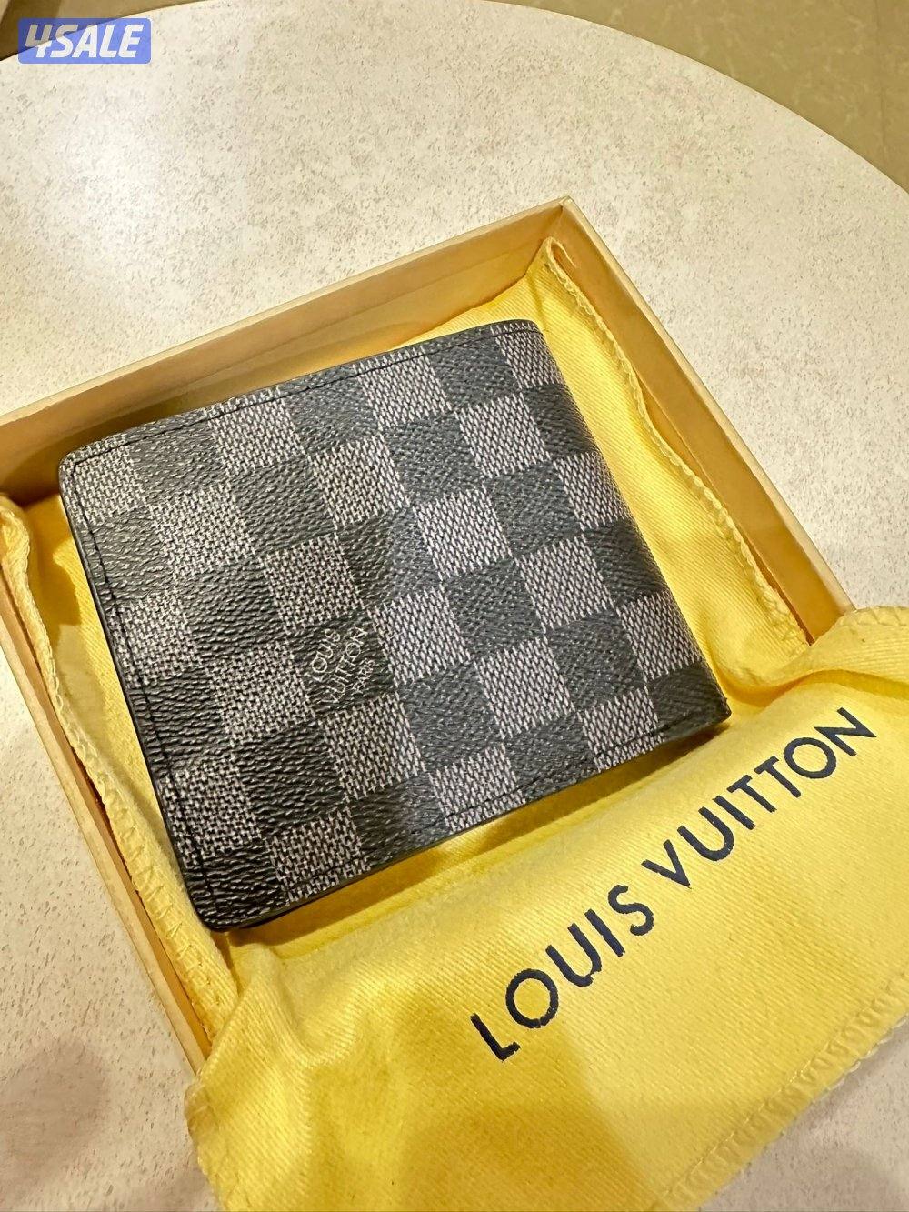 للبيع مجموعه اقلام ماركات مختلفه وبوك3