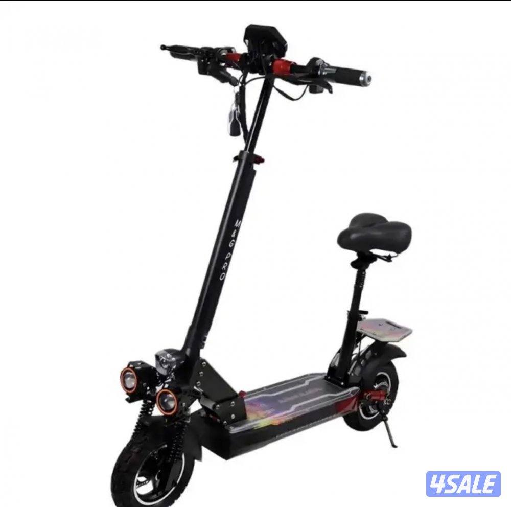 سكوتر كبير بحالة ممتازه سته واحد واحد واحد صفر خمسه واحد ثنين0