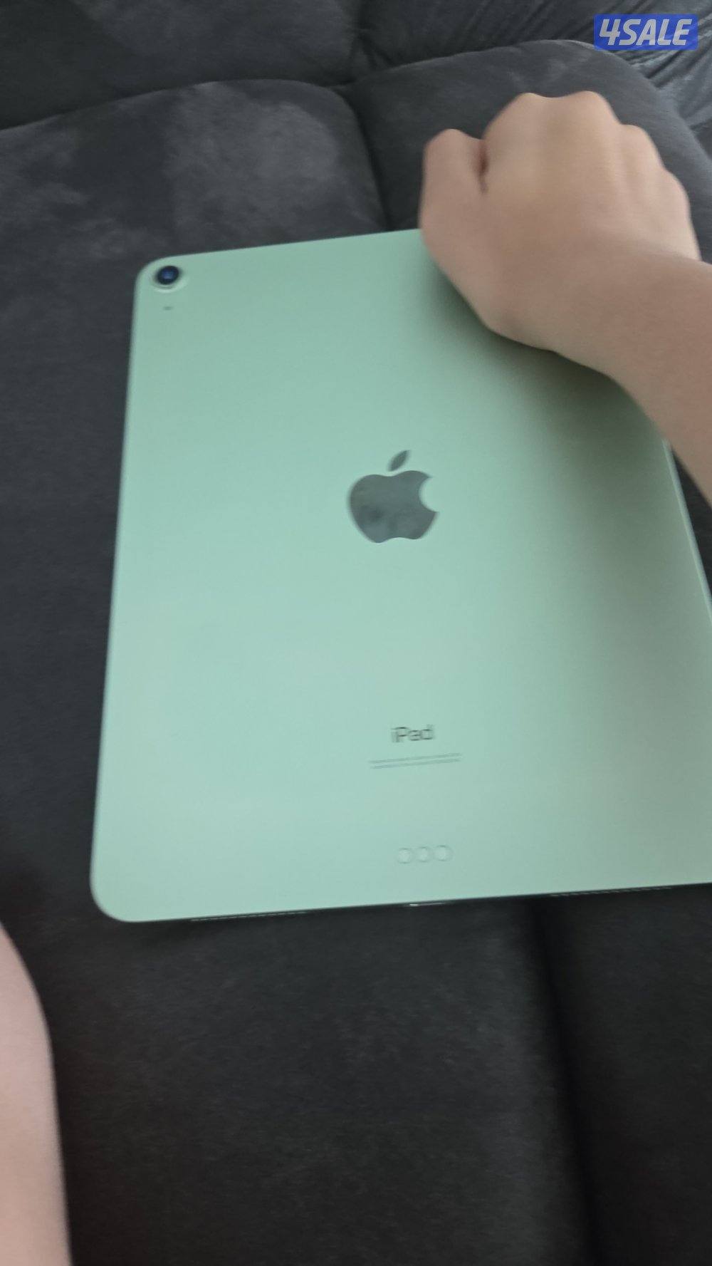 ايباد ابل اير ٤ مستعمل بطاريه ٨٥ او ٦٤ قيقا مو امغير شي كان من ابل0