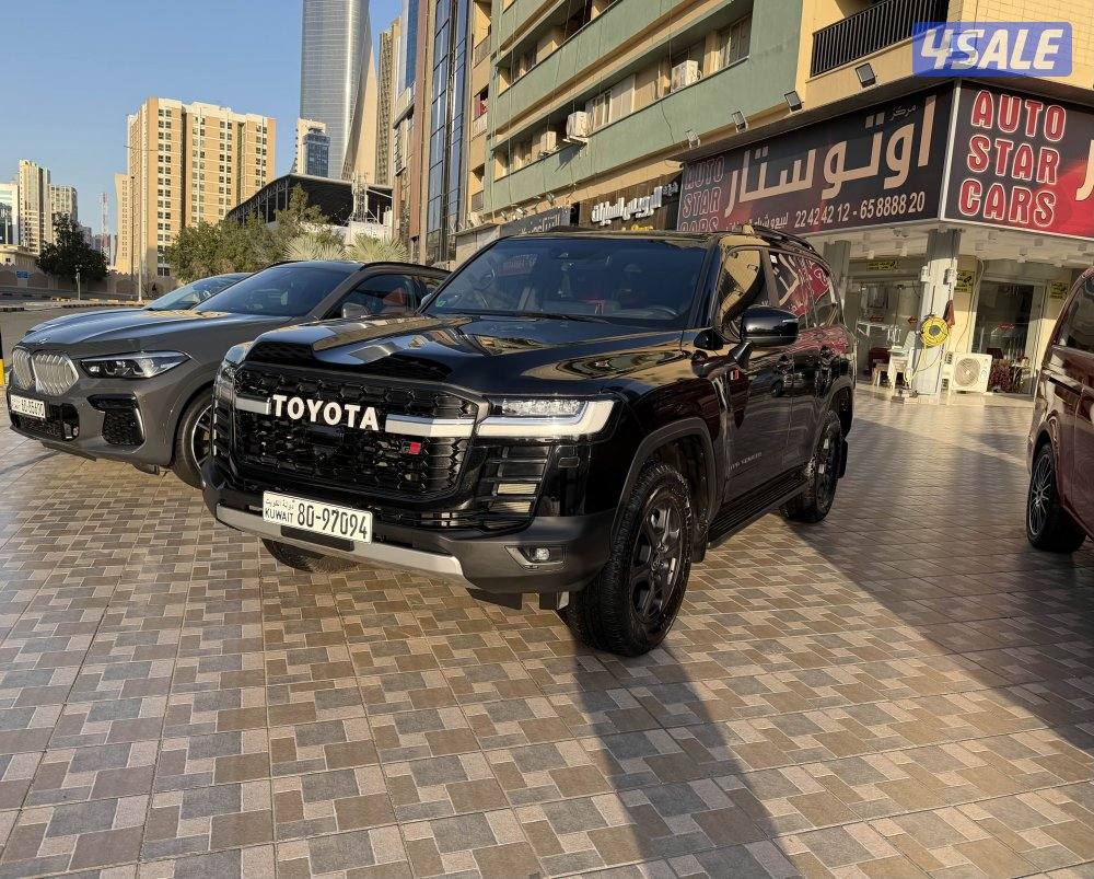 لاندكروس GR صبغ وكالة 2024 تحت الكفالة عداد 38 الف0