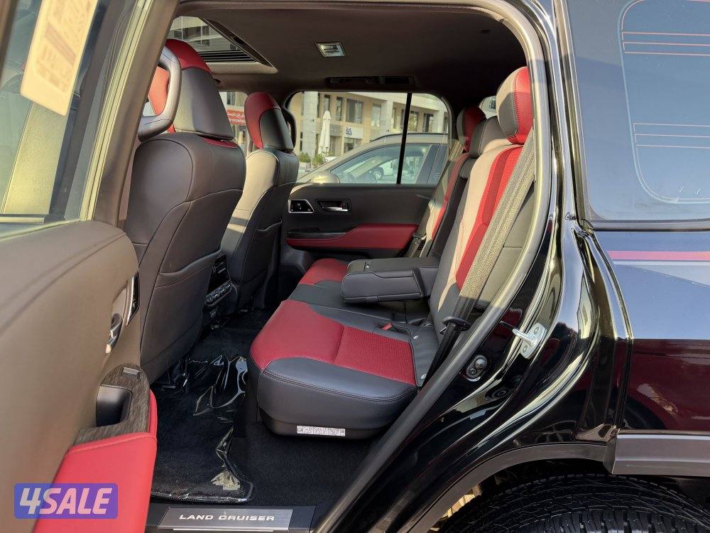 لاندكروس GR صبغ وكالة 2024 تحت الكفالة عداد 38 الف2